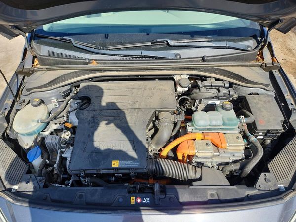 2018 HYUNDAI IONIQ SEL, SEL w/Tech (HEV)