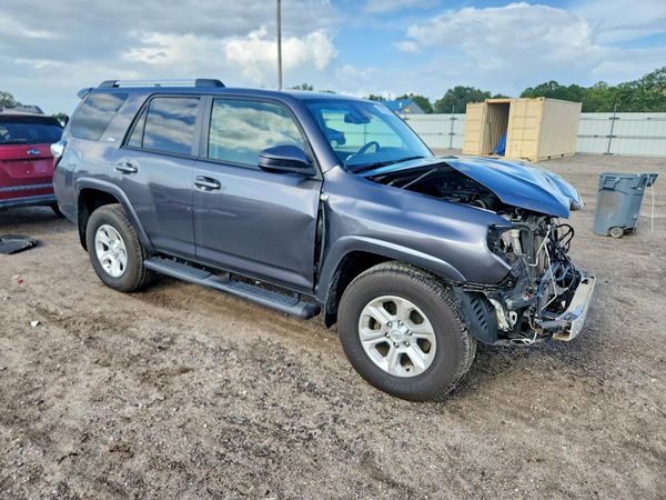 2022 TOYOTA 4RUNNER SR5