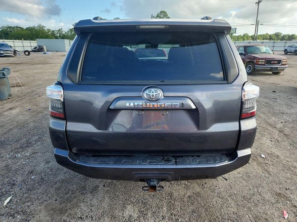 2022 TOYOTA 4RUNNER SR5