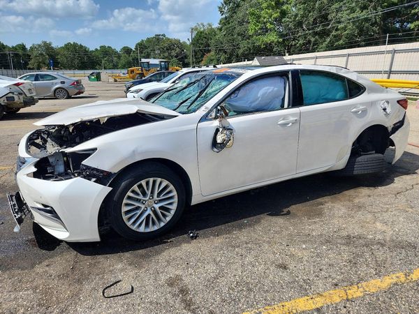 2017 LEXUS ES