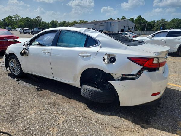 2017 LEXUS ES