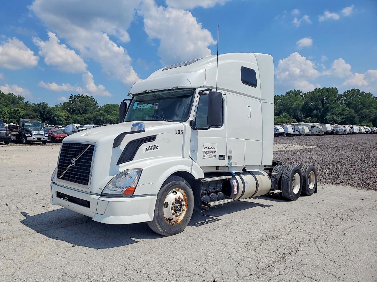2013 VOLVO VN