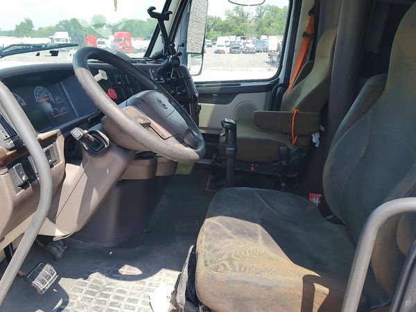2013 VOLVO VN