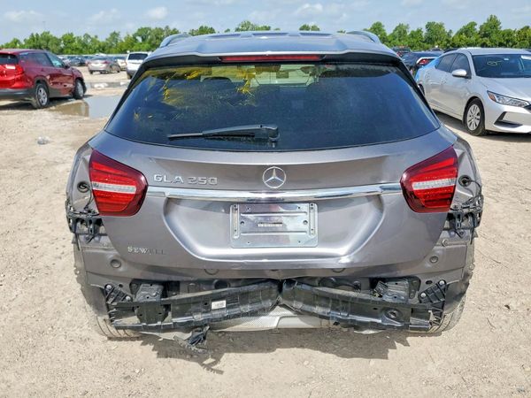 2018 MERCEDES-BENZ GLA GLA250