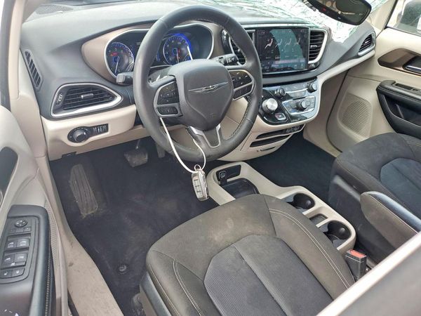 2022 CHRYSLER VOYAGER LX