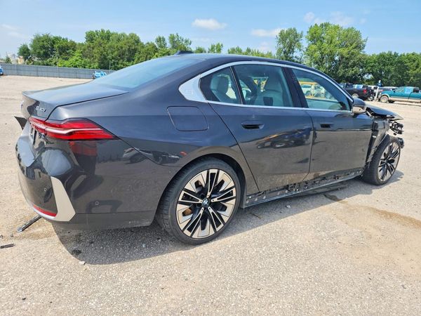 2024 BMW 530