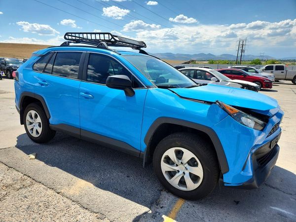 2020 TOYOTA RAV4 LE