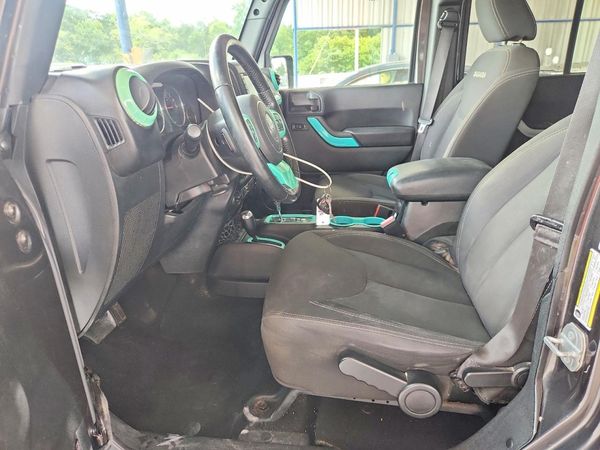 2017 JEEP WRANGLER UNLIMITED SAHARA 4X4