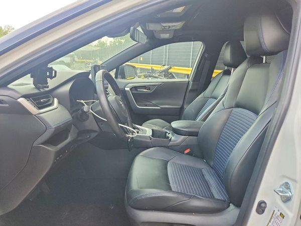 2025 TOYOTA RAV4 XSE