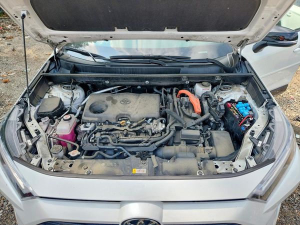 2025 TOYOTA RAV4 XSE