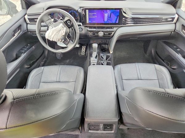 2025 TOYOTA CAMRY
