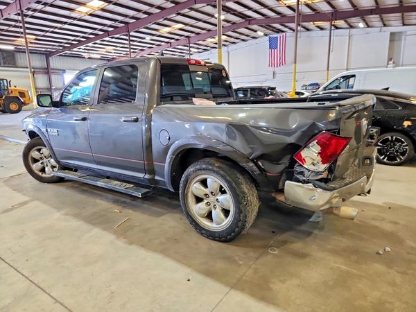 2015 RAM 1500 SLT