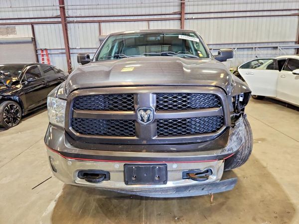 2015 RAM 1500 SLT