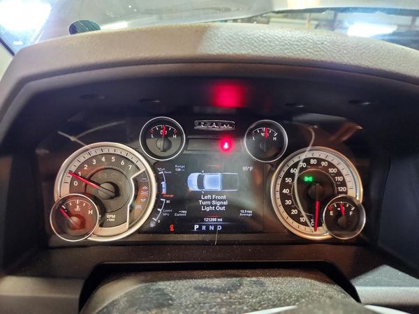 2015 RAM 1500 SLT