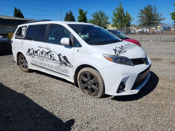 2019 TOYOTA SIENNA