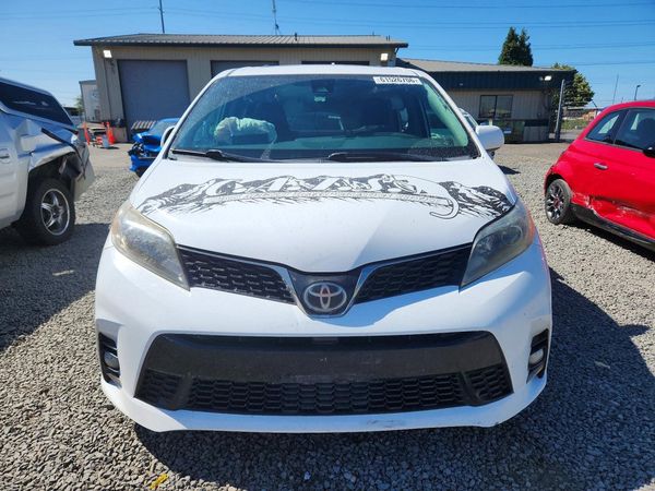 2019 TOYOTA SIENNA