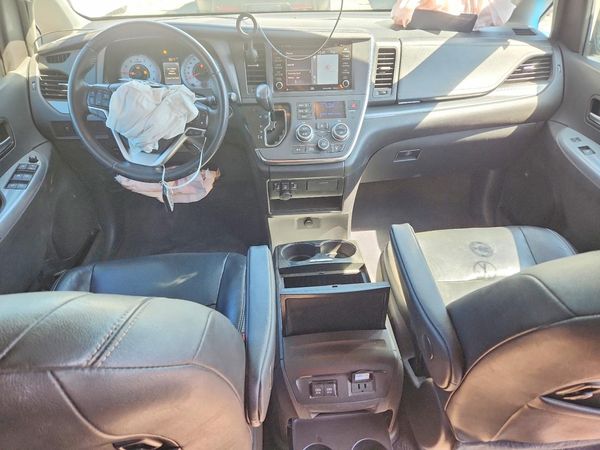 2019 TOYOTA SIENNA