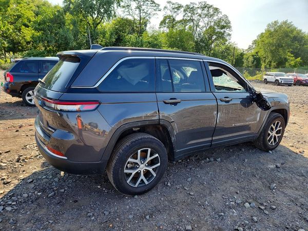 2025 JEEP GRAND CHEROKEE