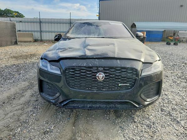2021 JAGUAR XF R-Dynamic SE