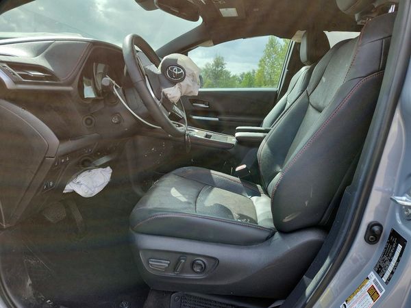 2025 TOYOTA SIENNA XSE — DENT