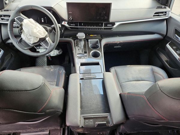 2025 TOYOTA SIENNA XSE — CKPT