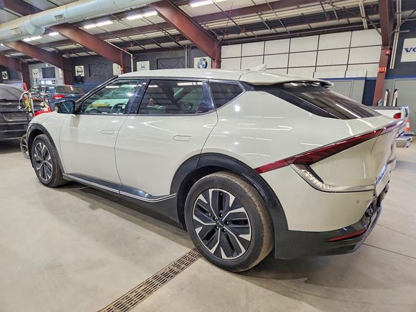2023 KIA EV6 Light, Wind