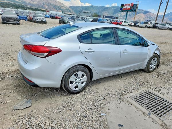 2017 KIA FORTE LX Base