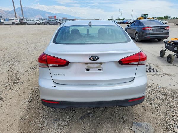 2017 KIA FORTE LX Base