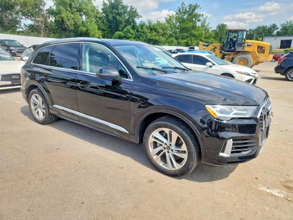 2023 AUDI Q7 quattro Premium Plus
