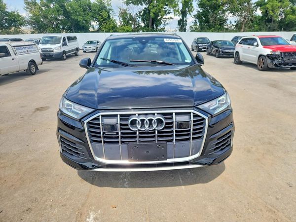 2023 AUDI Q7 quattro Premium Plus