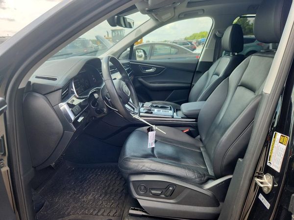 2023 AUDI Q7 quattro Premium Plus