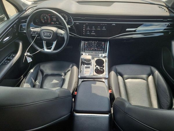 2023 AUDI Q7 quattro Premium Plus
