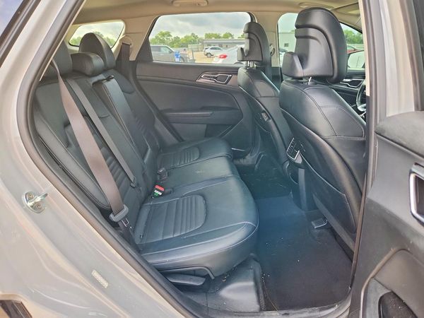 2023 KIA SPORTAGE SX-PRESTIGE or SX-P