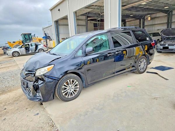 2019 TOYOTA SIENNA
