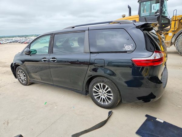 2019 TOYOTA SIENNA