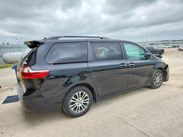 2019 TOYOTA SIENNA