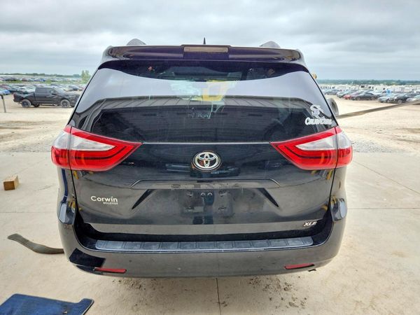 2019 TOYOTA SIENNA