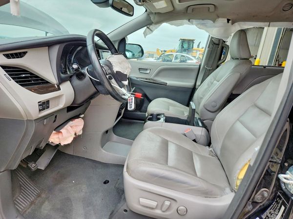 2019 TOYOTA SIENNA