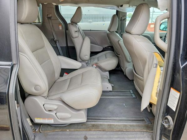 2019 TOYOTA SIENNA