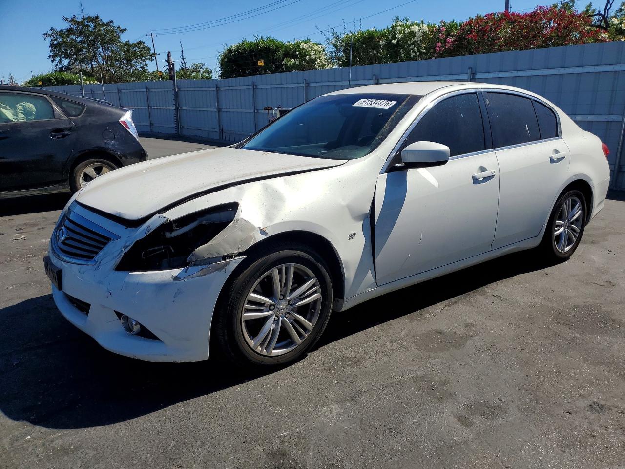 2015 INFINITI Q40
