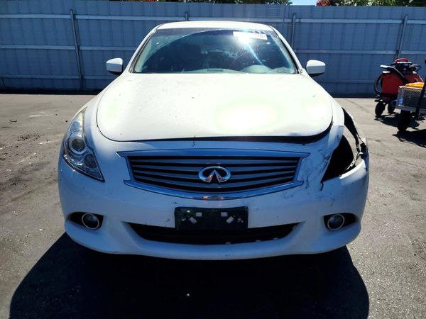 2015 INFINITI Q40