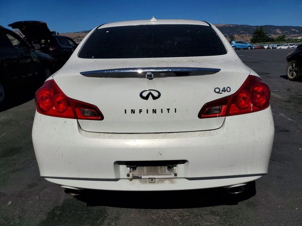 2015 INFINITI Q40