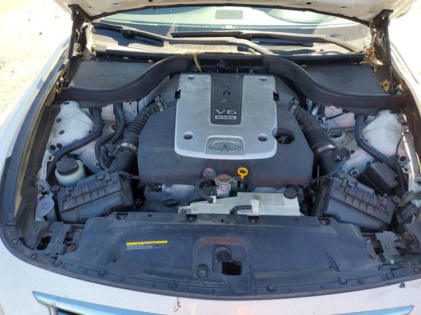 2015 INFINITI Q40