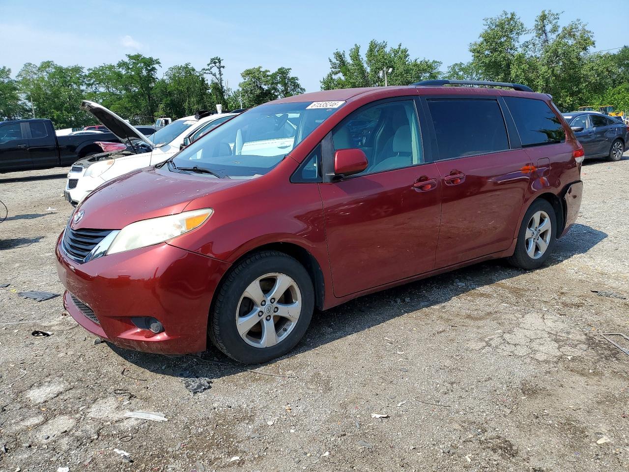 2012 TOYOTA SIENNA