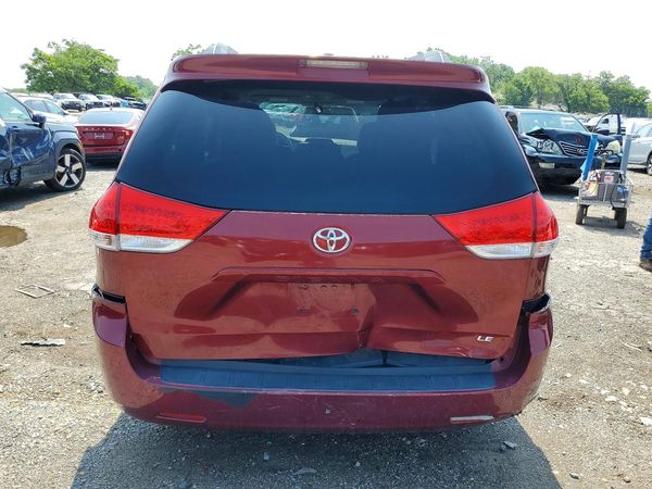 2012 TOYOTA SIENNA
