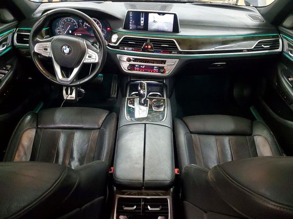 2019 BMW 740