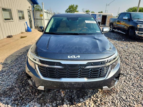 2024 KIA SELTOS EX