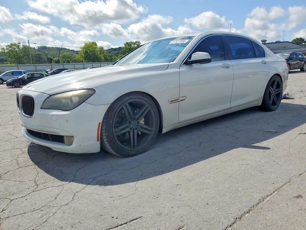 2012 BMW 740