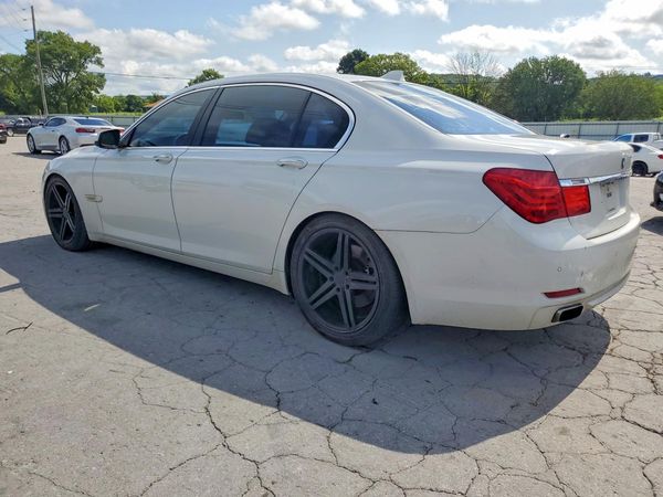 2012 BMW 740