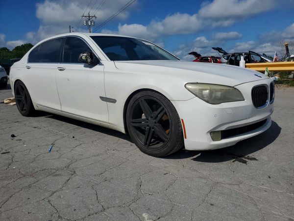 2012 BMW 740
